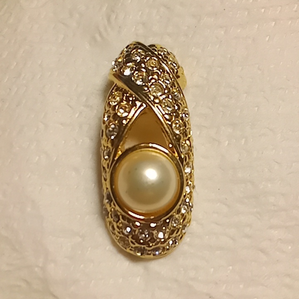Joan Rivers Single faux pearl & diamond earring